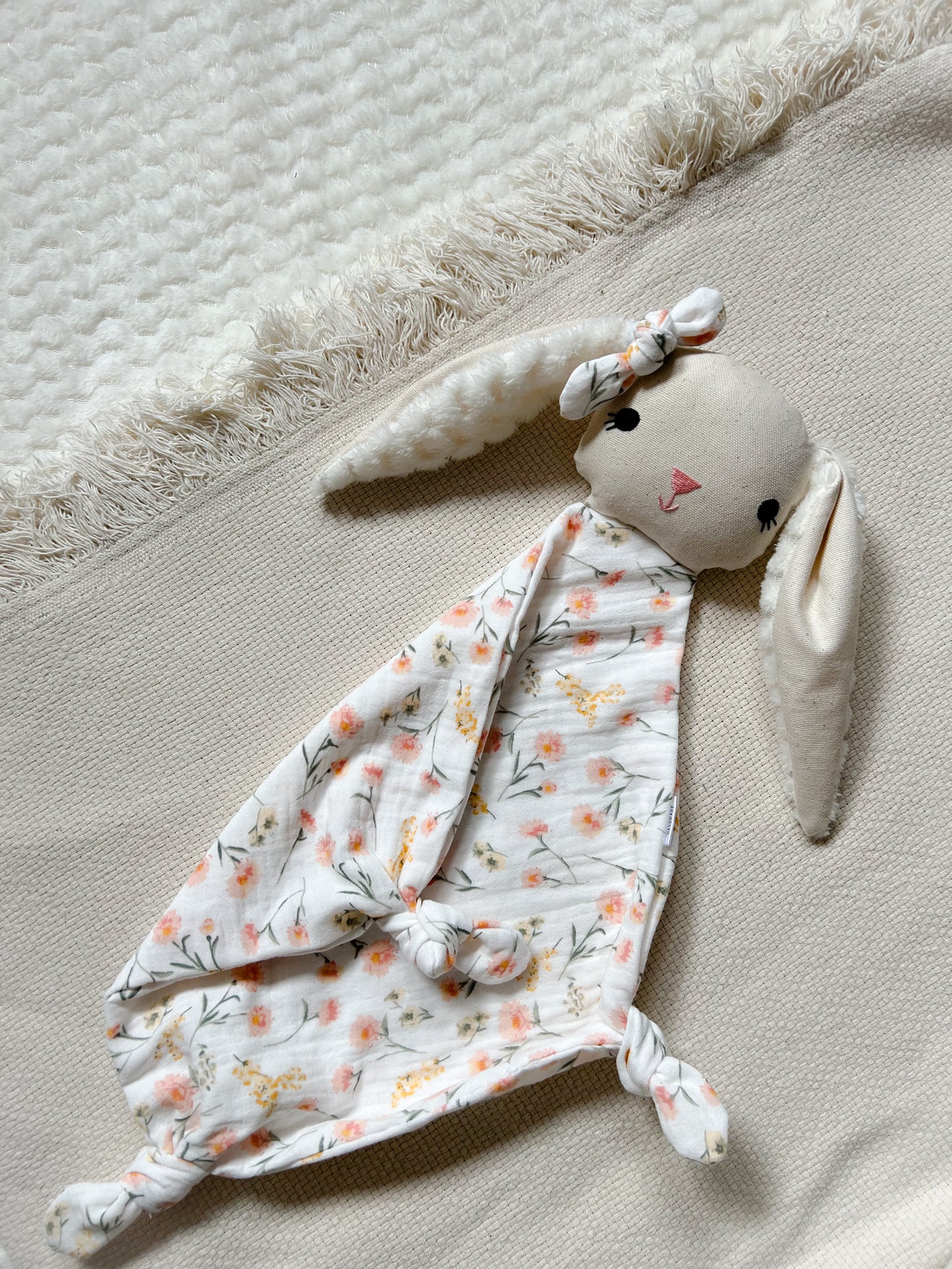 Szundikendő nyuszi - barackvirág