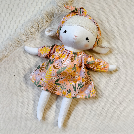 Bárány lány hajpánttal