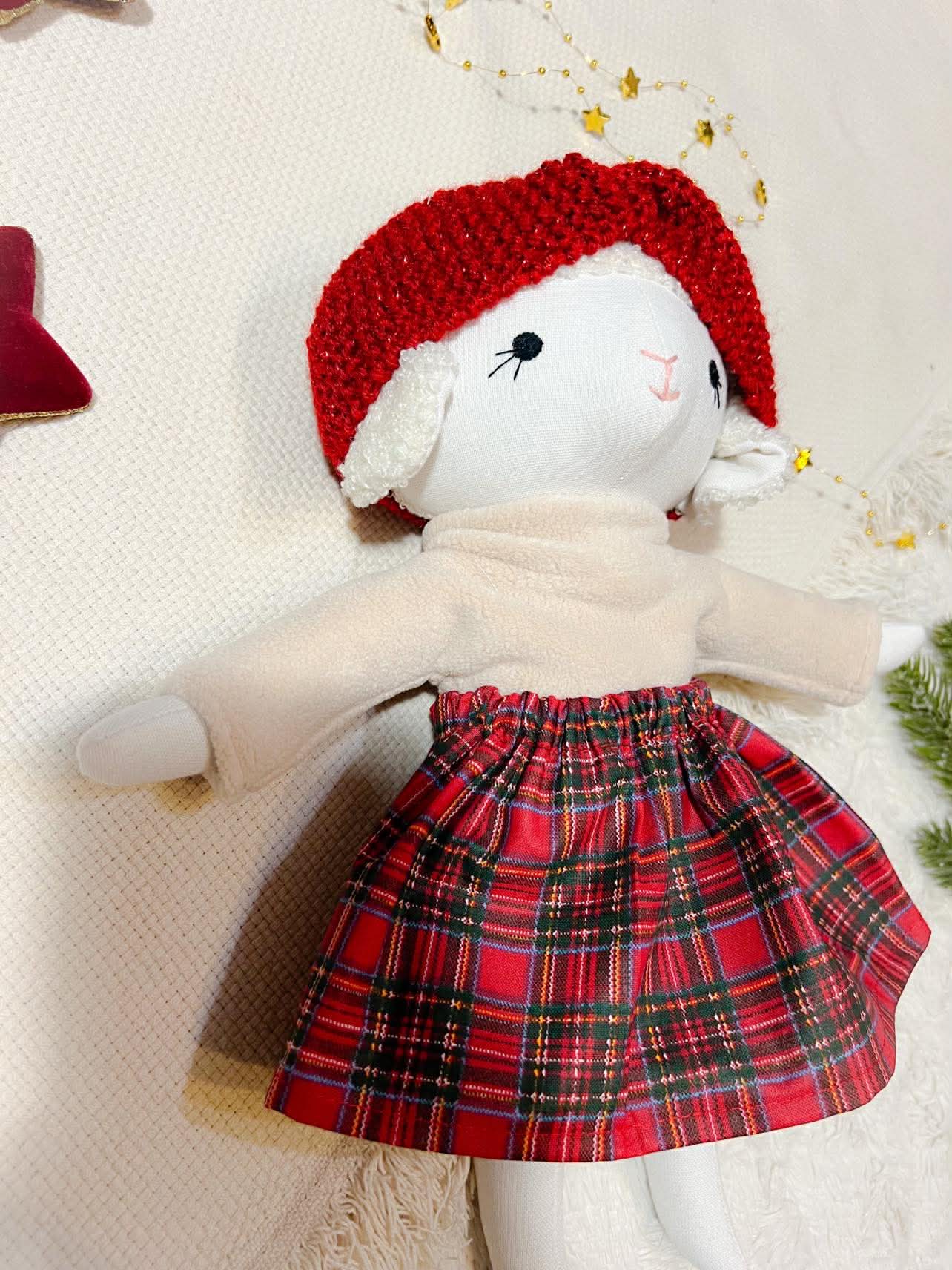 Bárány lány karácsonyi ruhában