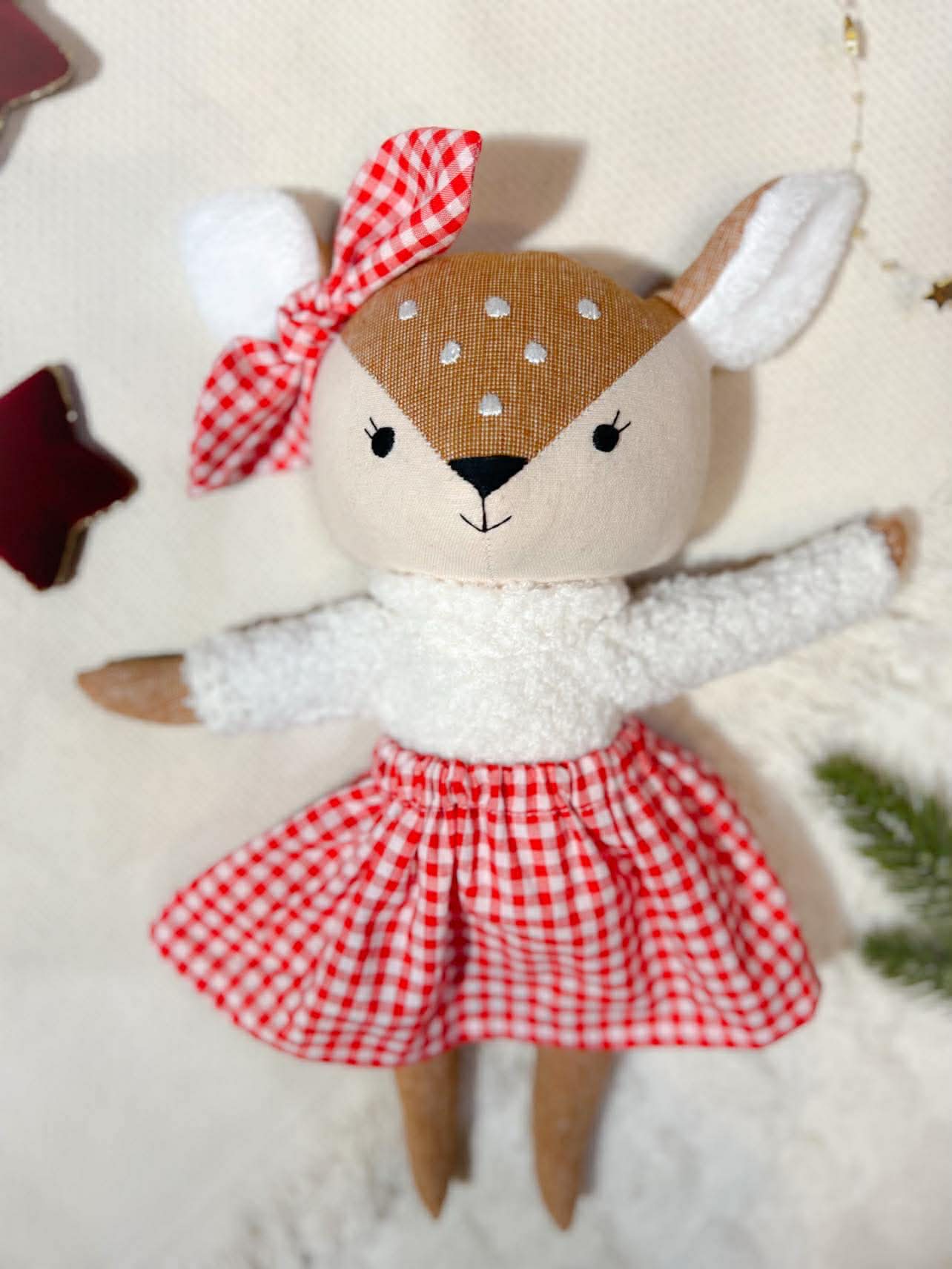 Őzike lány puha fülecskékkel